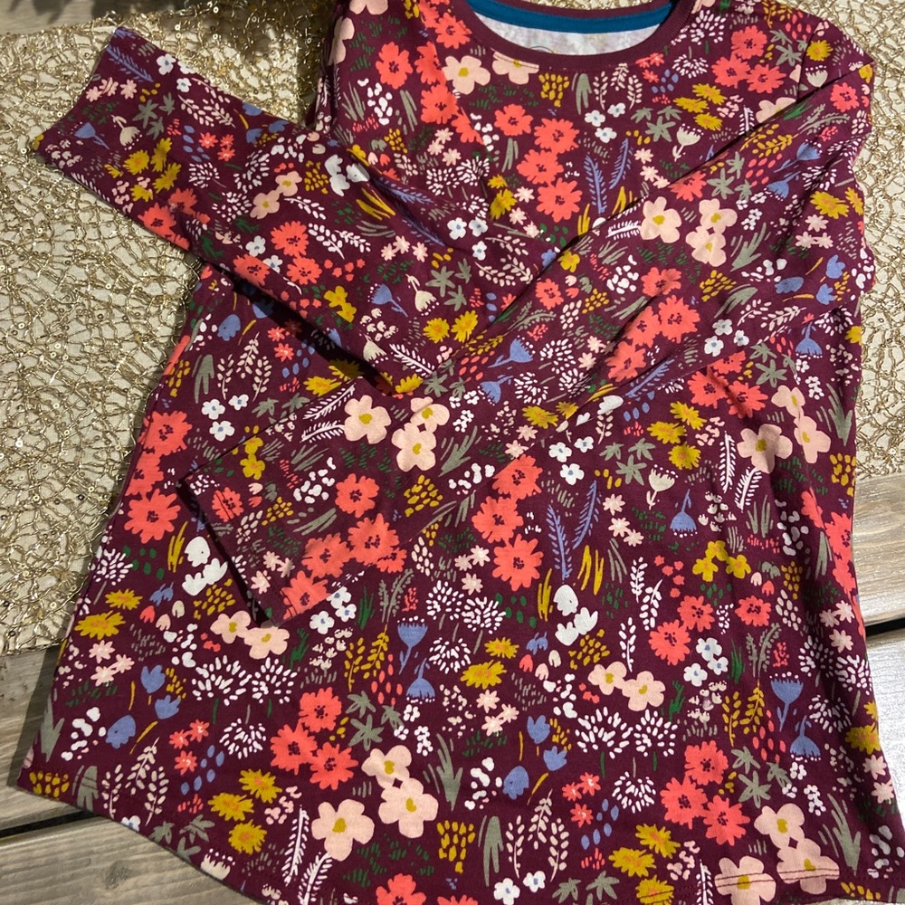 Girls new autumn long sleeve tee shirt.